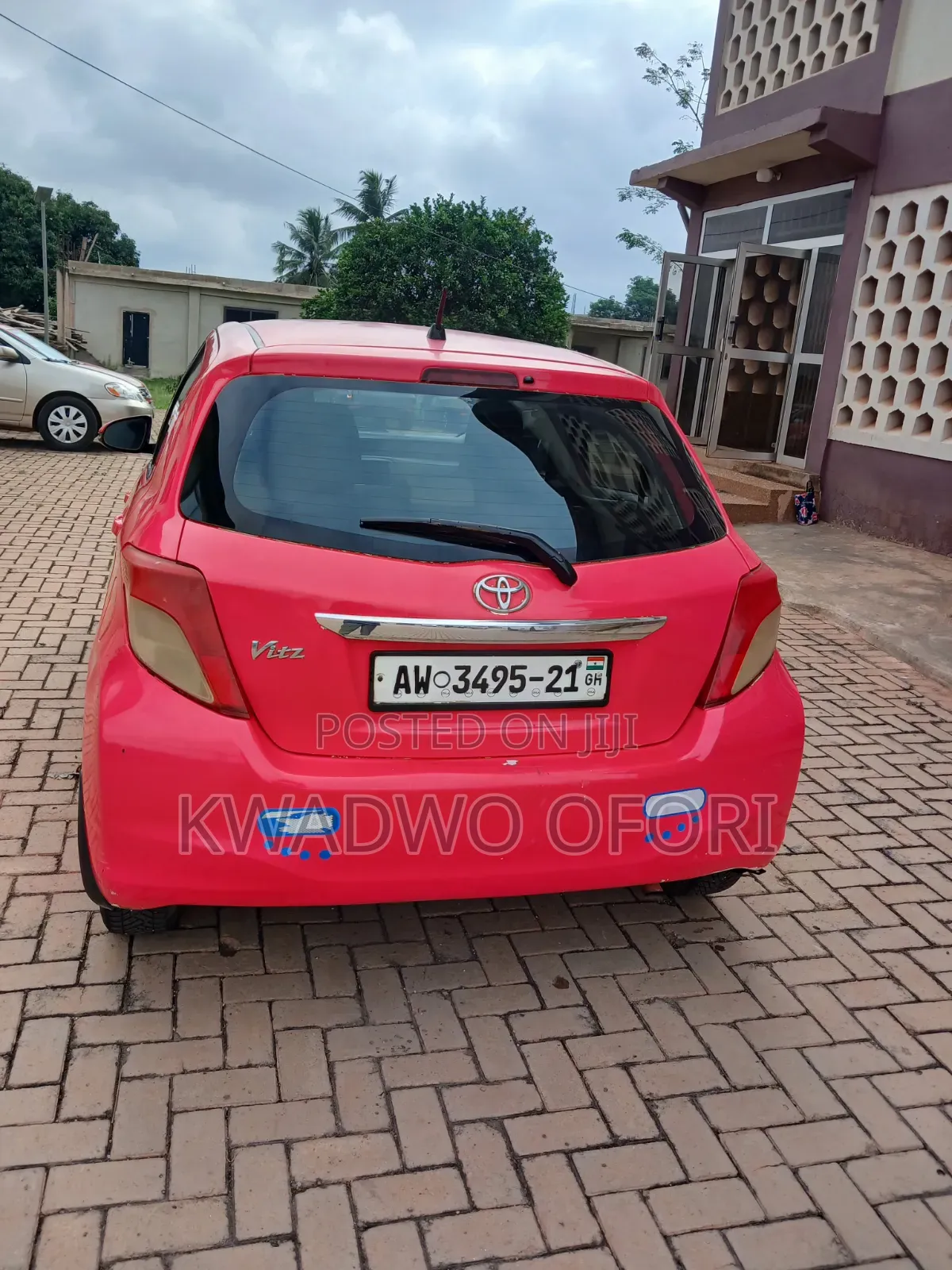 Toyota Vitz 1.3 AWD 3dr 2012 Pink