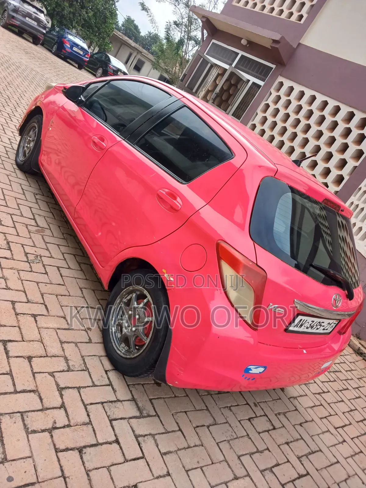 Toyota Vitz 1.3 AWD 3dr 2012 Pink