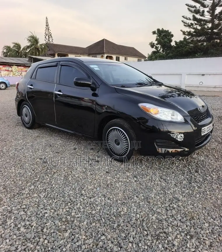 Toyota Matrix Hatchback FWD (1.8L 4cyl 5M) 2010 Black