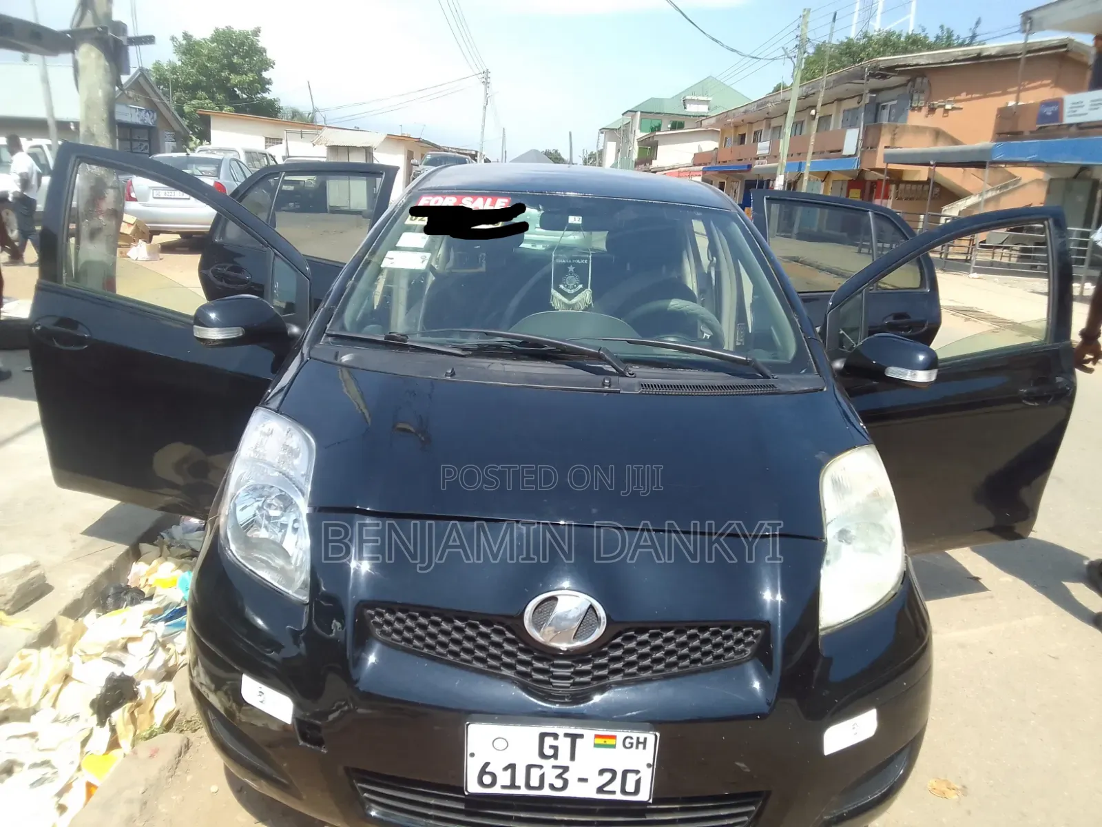 Toyota Vitz 2010 Black