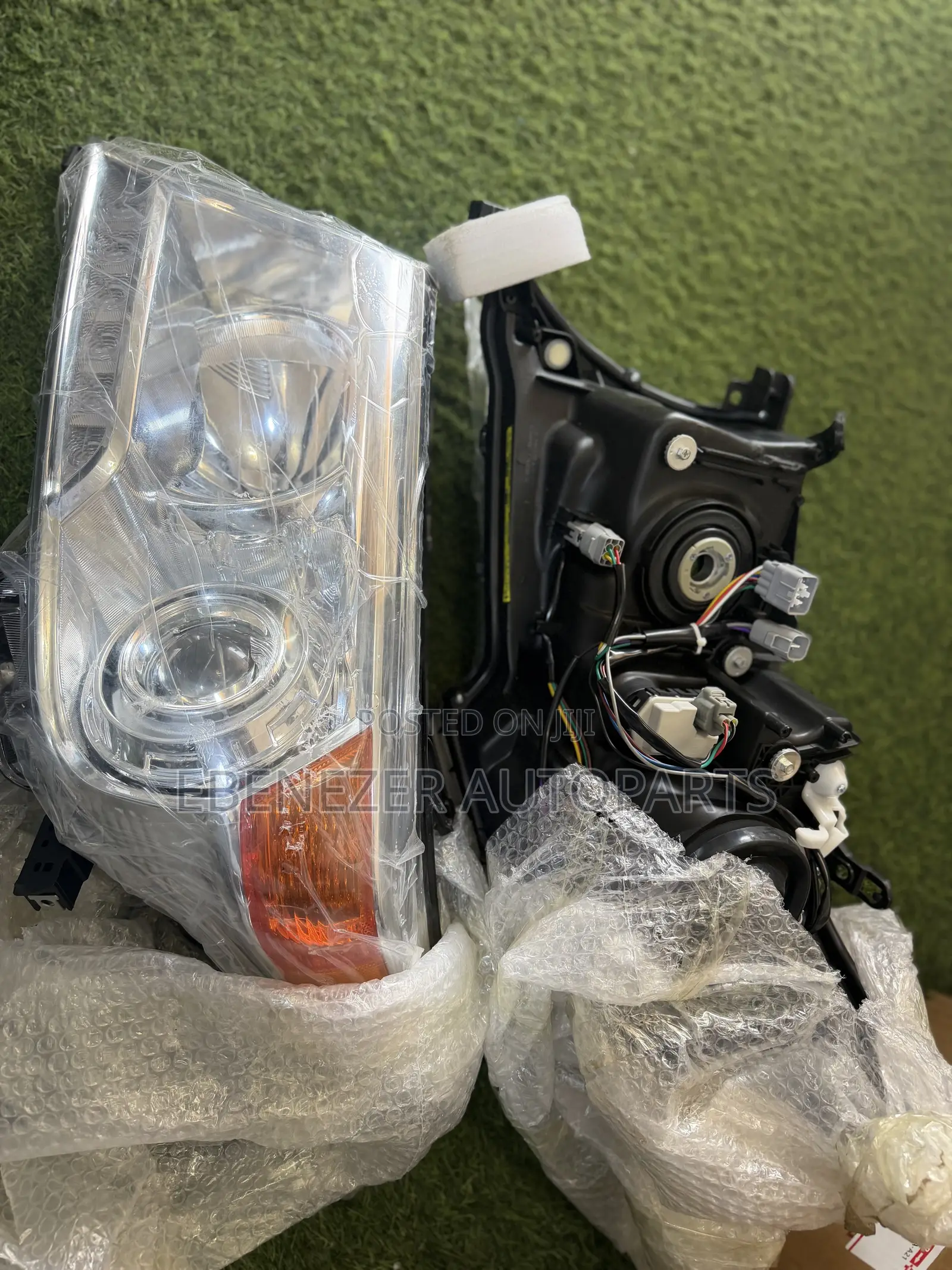 Toyota Land Cruiser 2012 Headlights