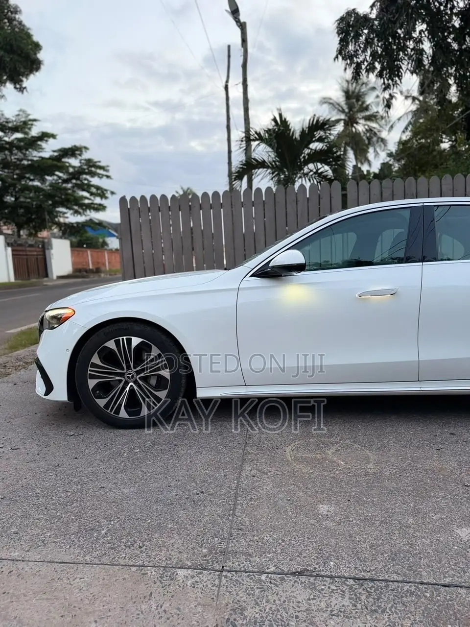Mercedes-Benz E350 2025 White