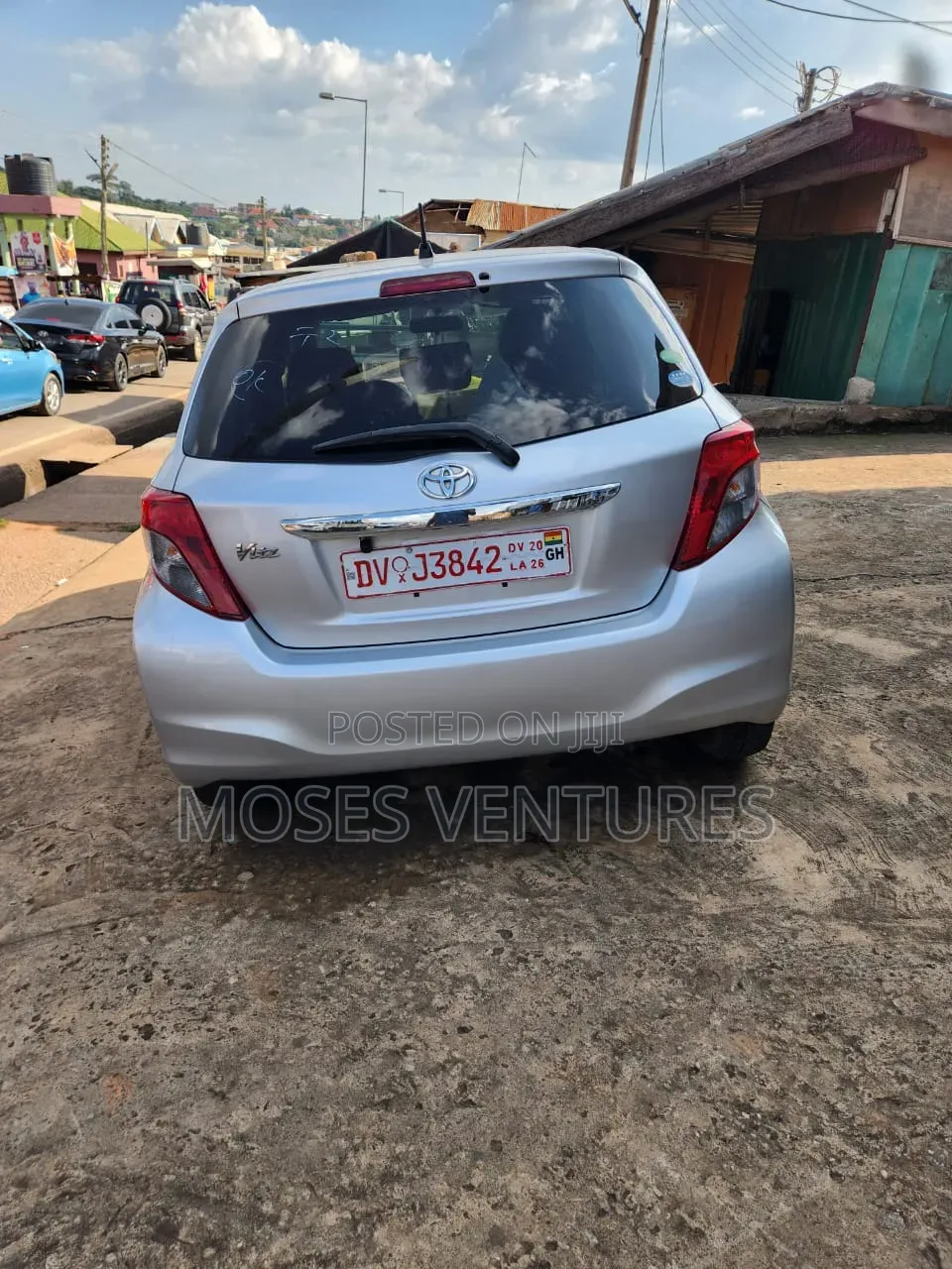 Toyota Vitz 1.3 FWD 5dr 2013 Silver