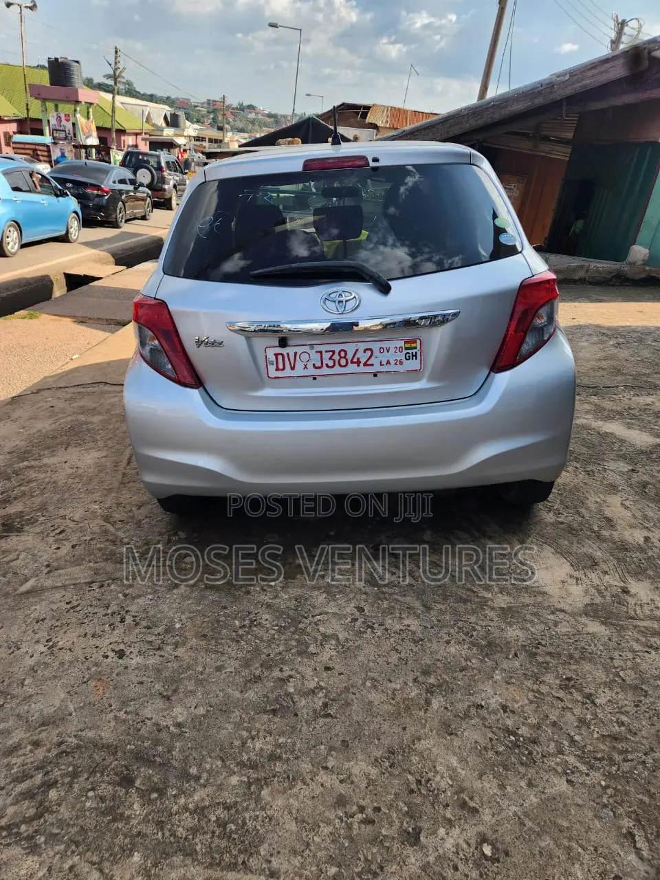 Toyota Vitz 1.3 FWD 5dr 2013 Silver