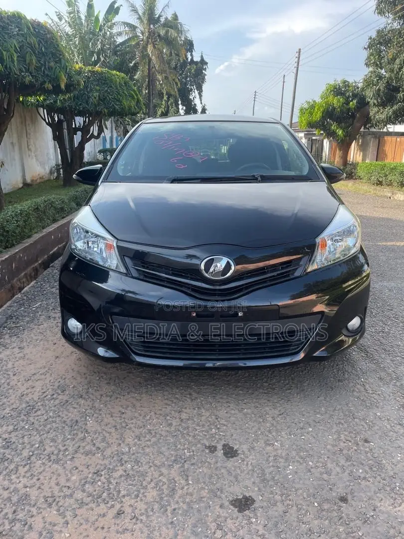 Toyota Vitz 2014 Black