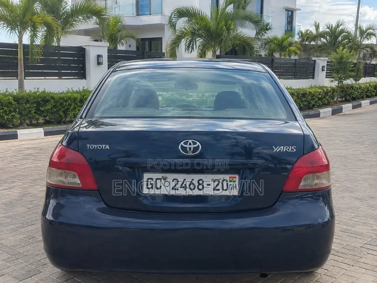 Toyota Yaris Base Sedan 4dr 2010 Blue