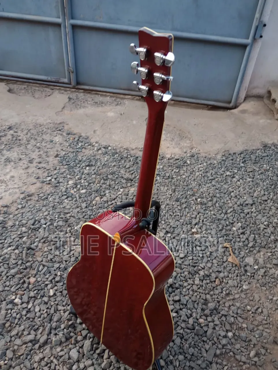 Yamaha Fg 351sb Acoustic Guitar (Professional Brand)