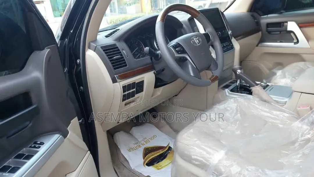 Toyota Land Cruiser 2018 Black