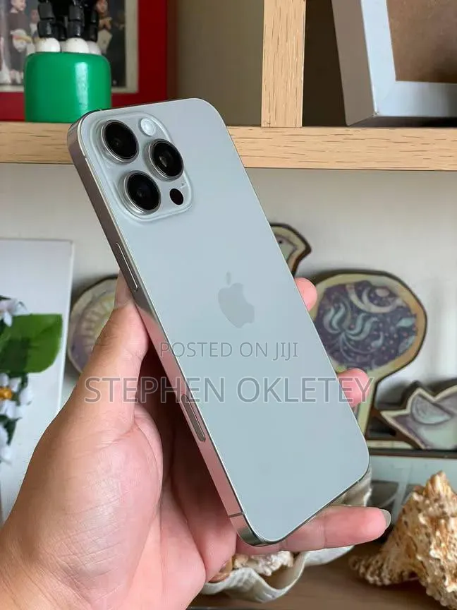 New Apple iPhone 15 Pro Max 256 GB Silver