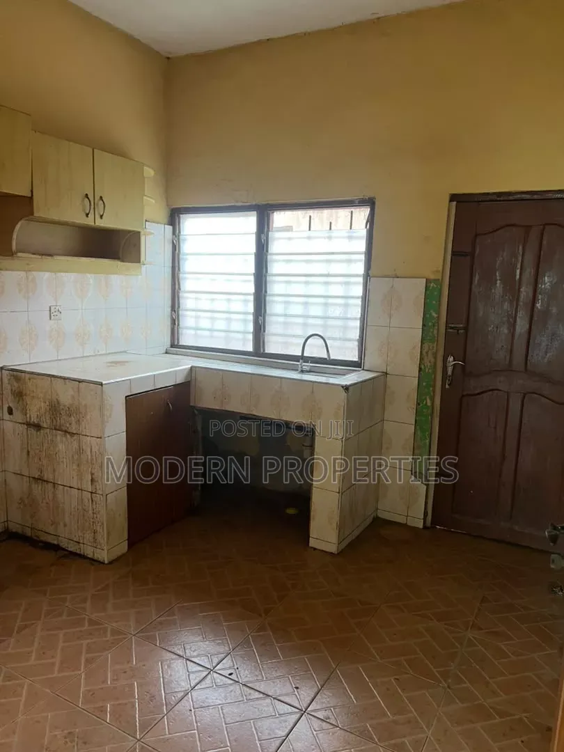 2bdrm Apartment in Modern Properties, New Town for rent
