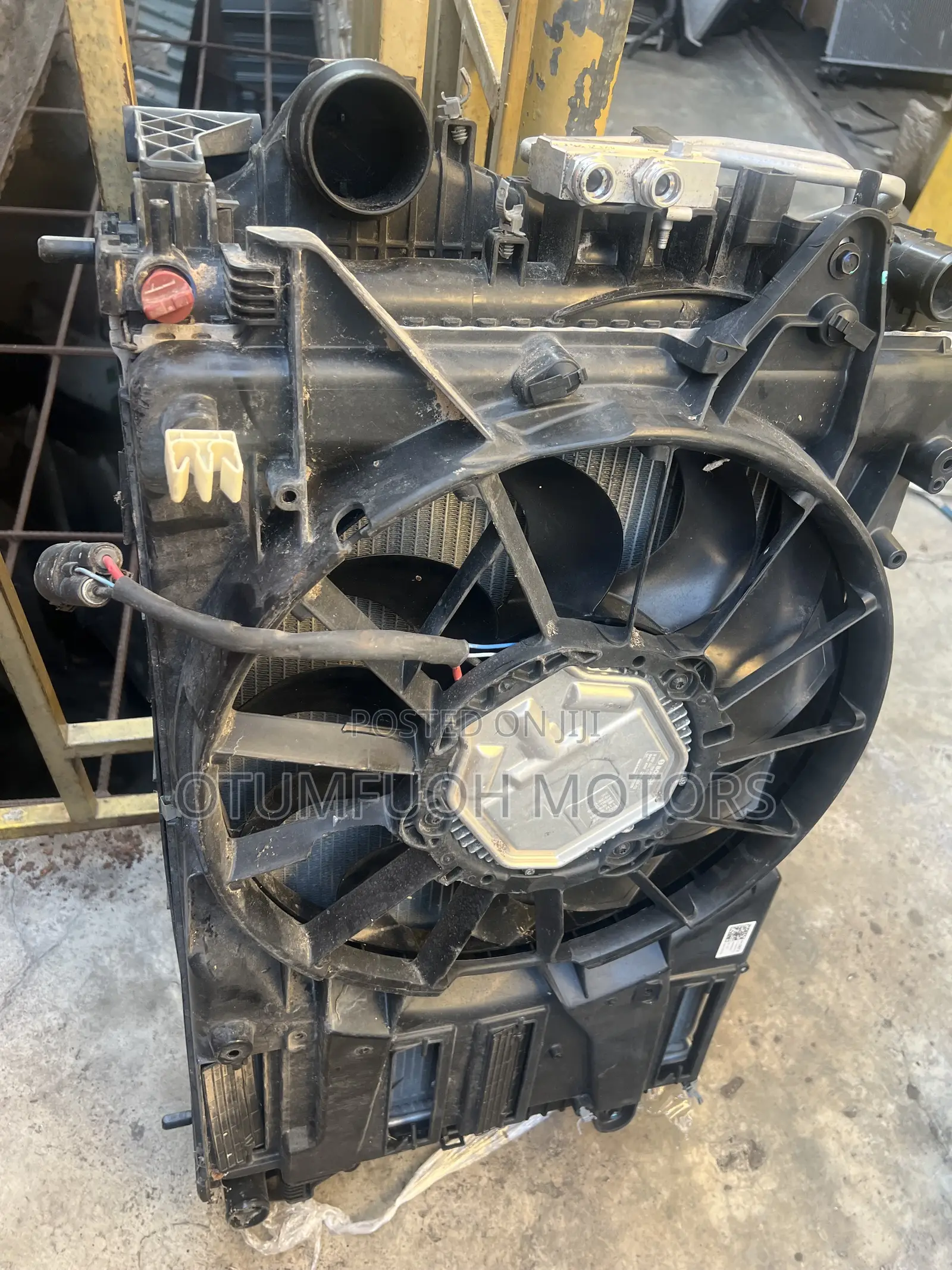 Chevrolet Malibu 2017 2018 2019 2020 2021 Radiator (Water Tank)