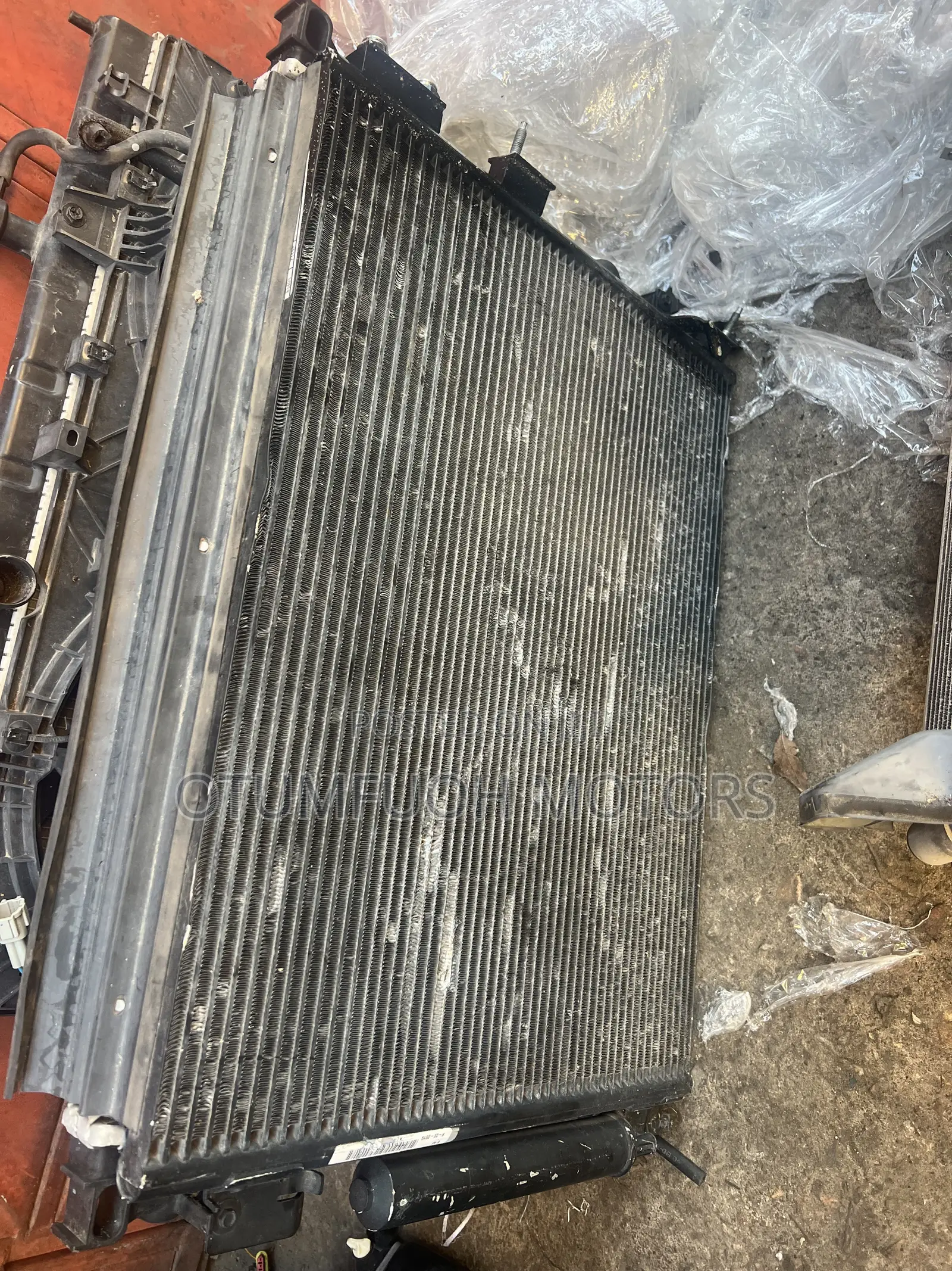 Chrysler 300 Home Used Complete Radiator (Water Tank)