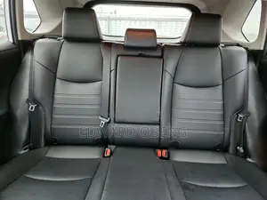 Toyota RAV4 XLE Premium 2021 White