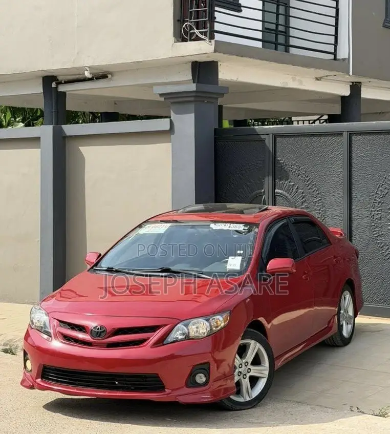 Toyota Corolla 2013 Red