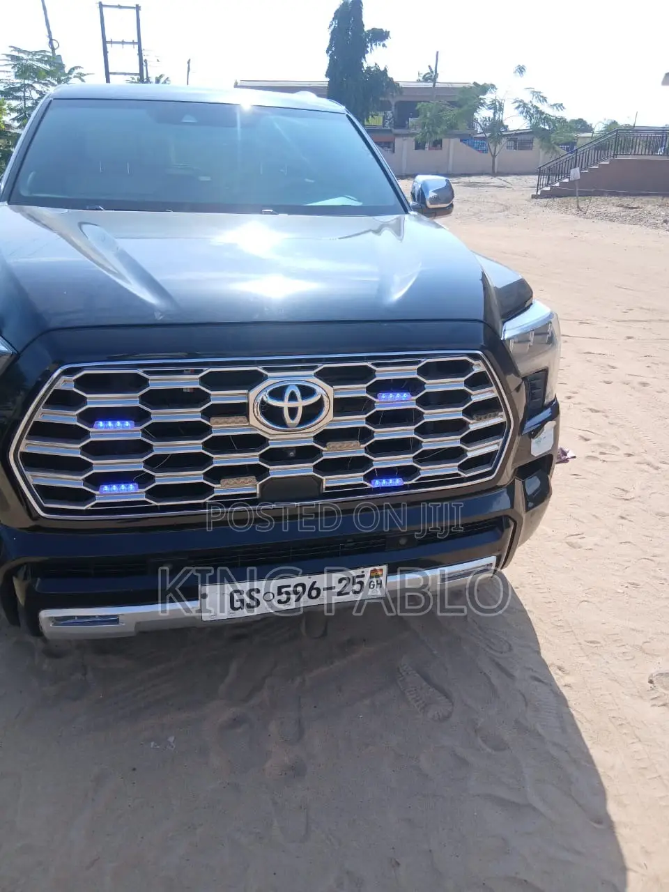 Neat Toyota Landcruiser Sequoia for Rent