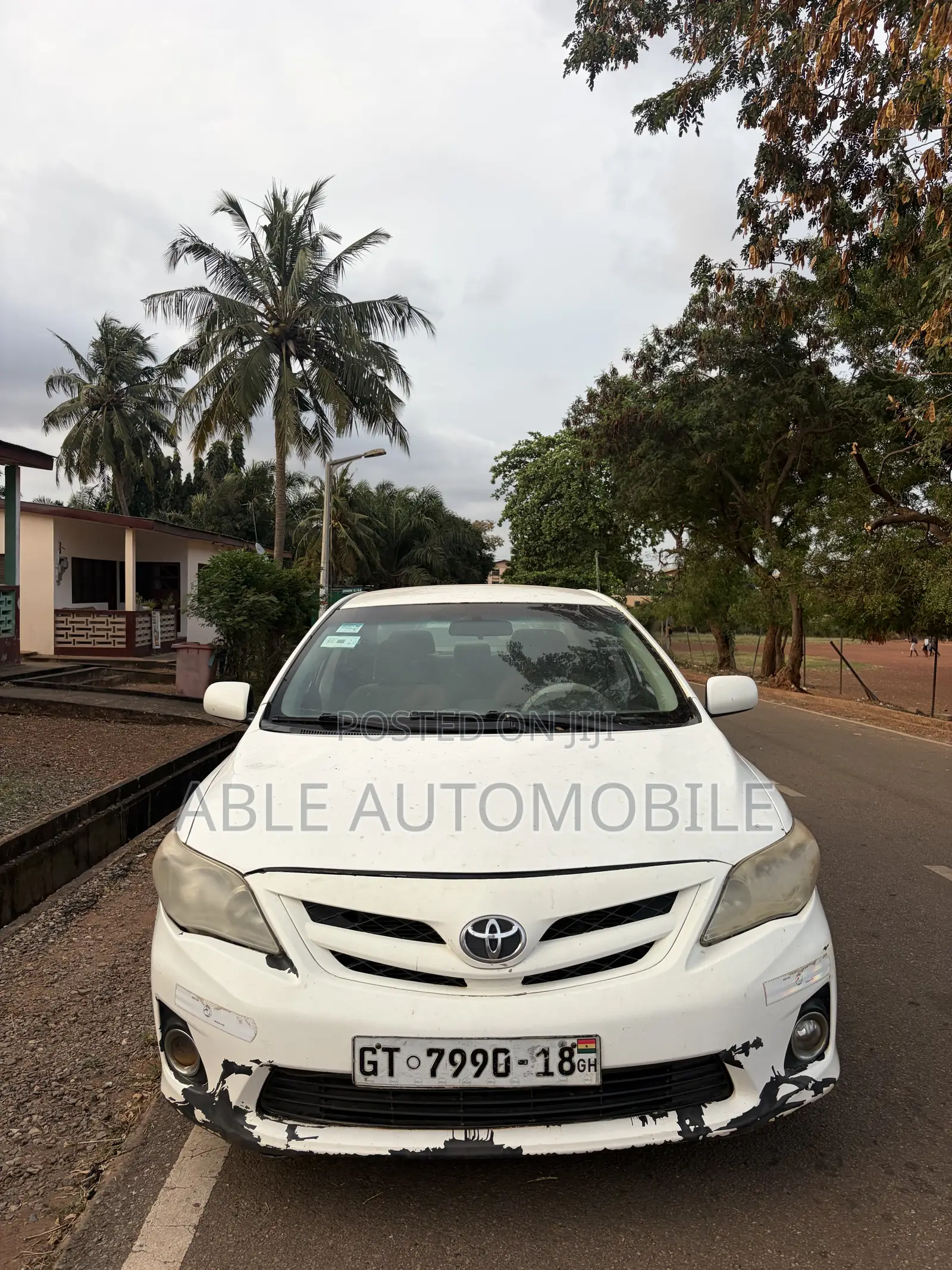 Toyota Corolla LE 4dr Sedan (1.8L 4cyl 4A) 2013 White