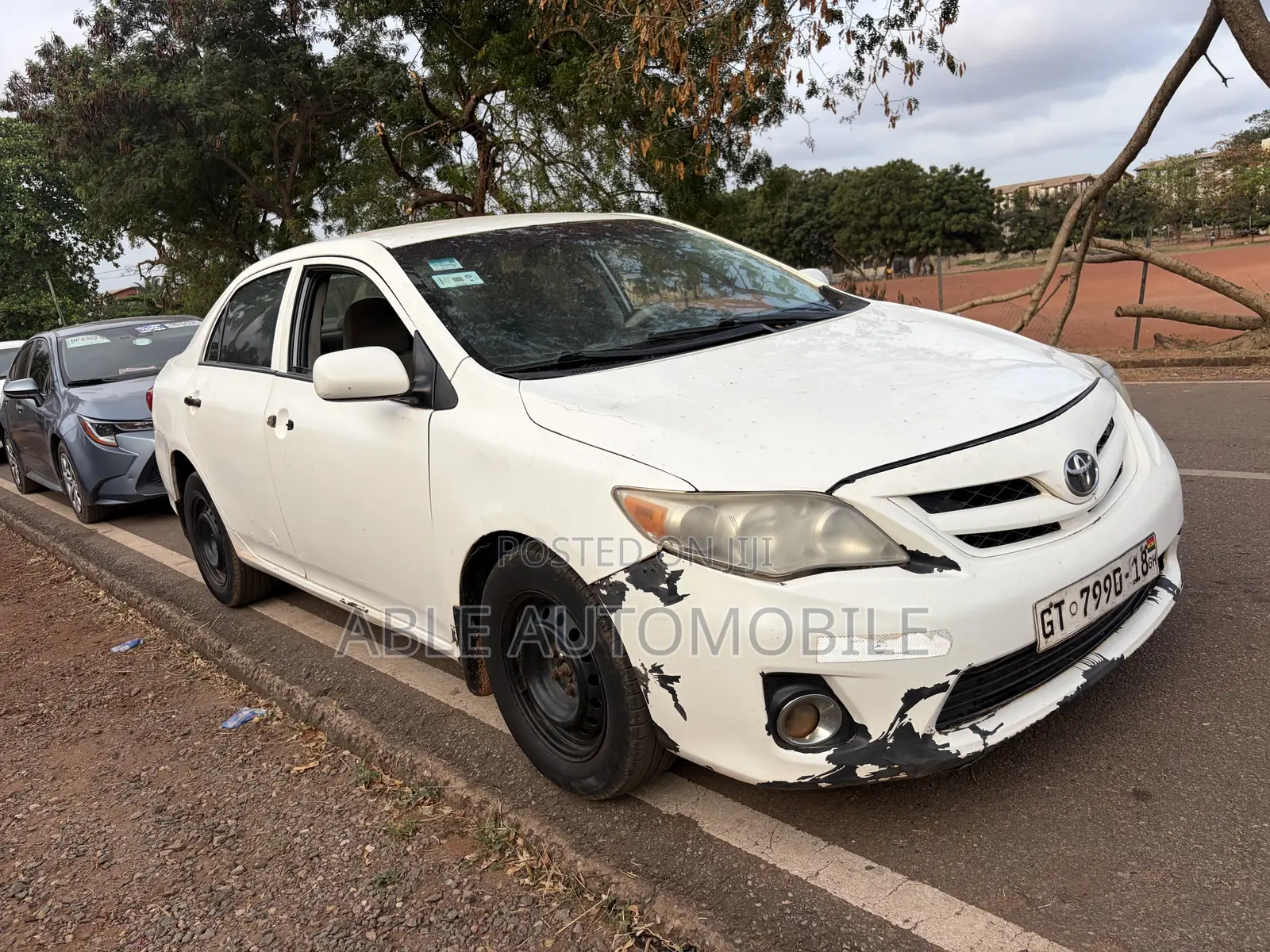 Toyota Corolla LE 4dr Sedan (1.8L 4cyl 4A) 2013 White