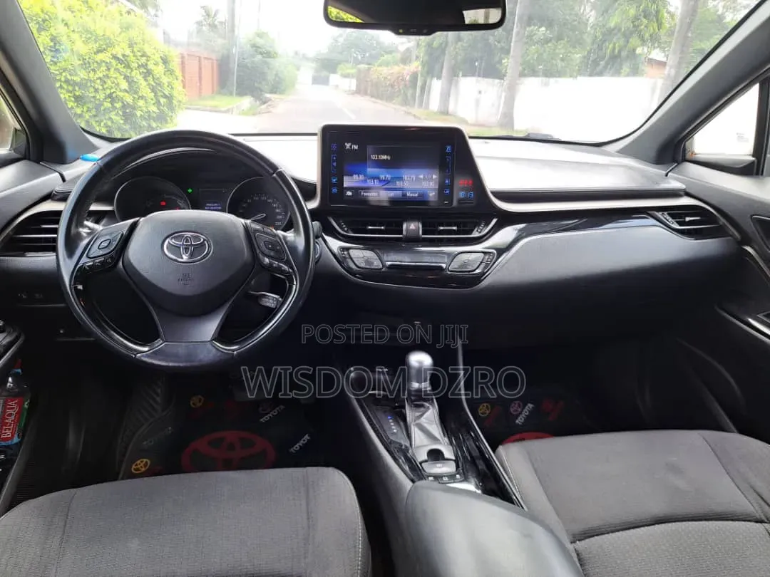 Toyota C-HR 2017 Gray