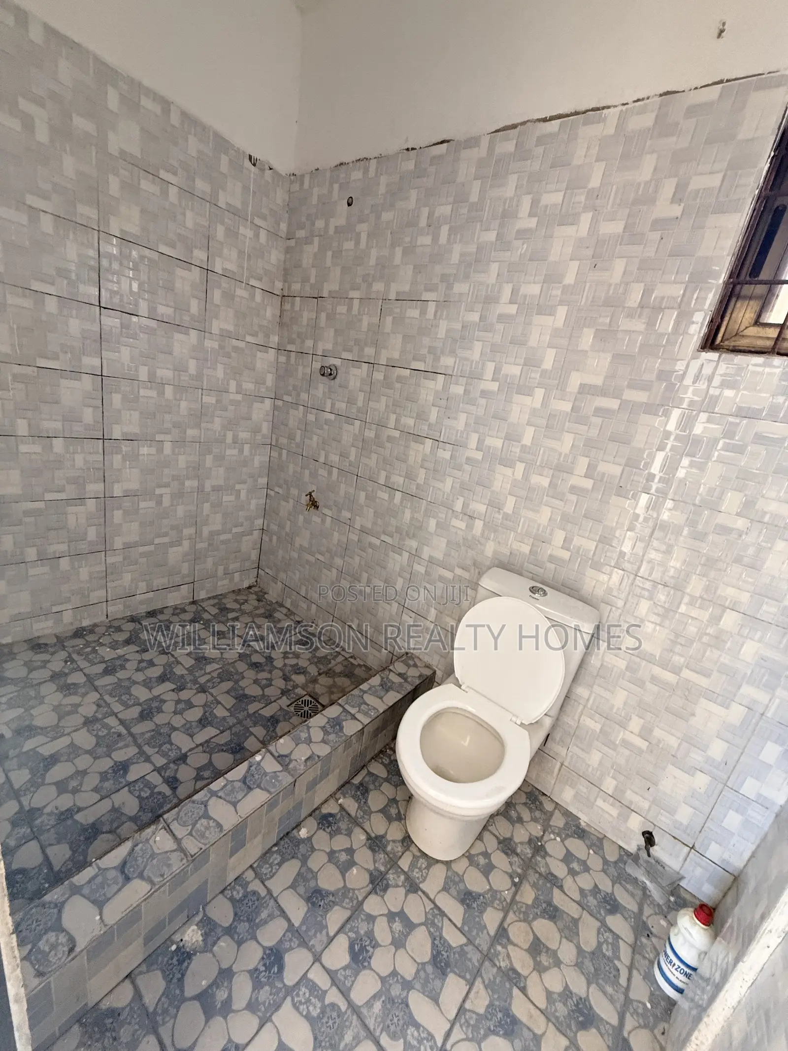 1bdrm Apartment in Community 18 Area, Spintex for rent