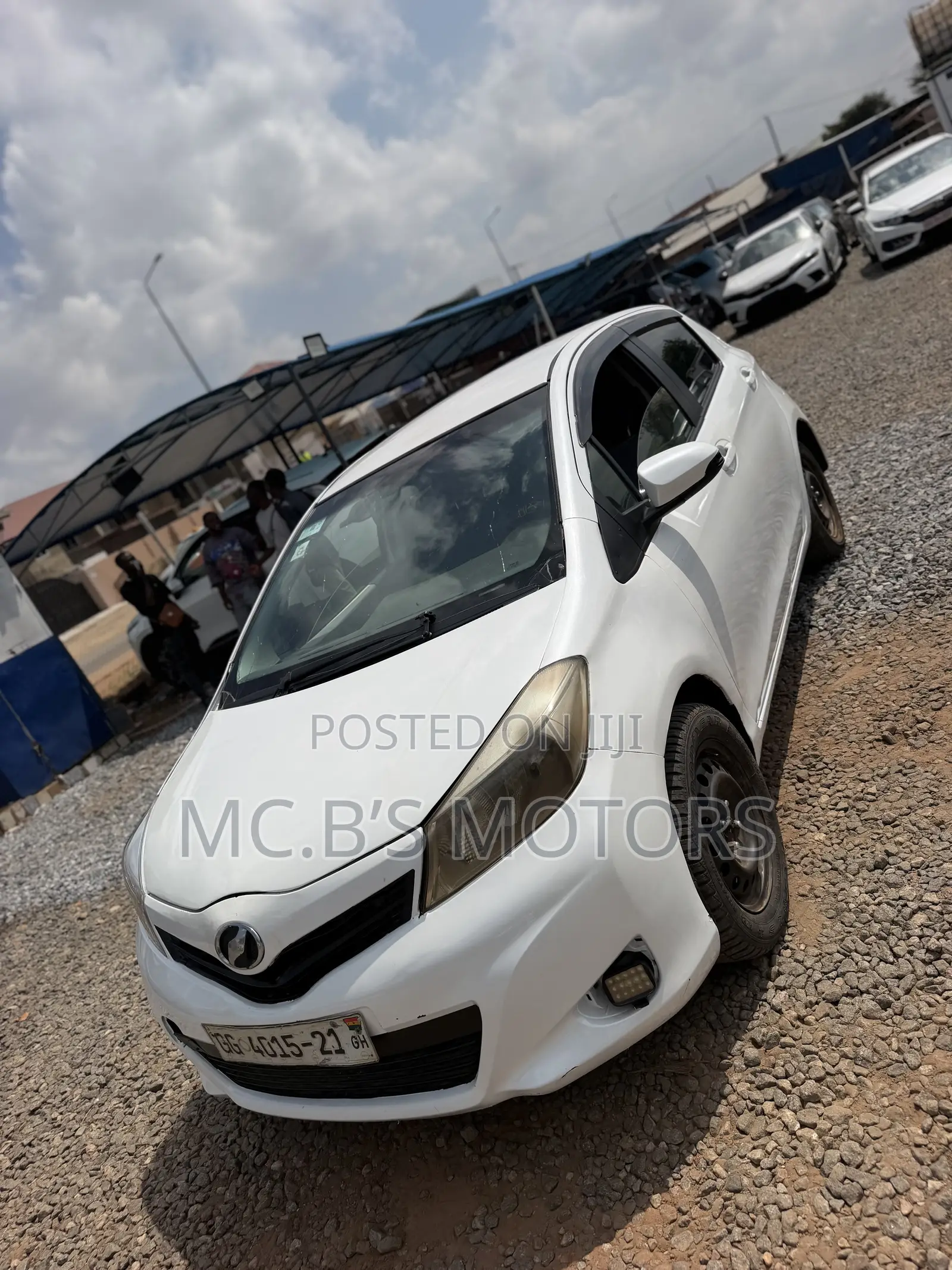 Toyota Vitz 2012 White