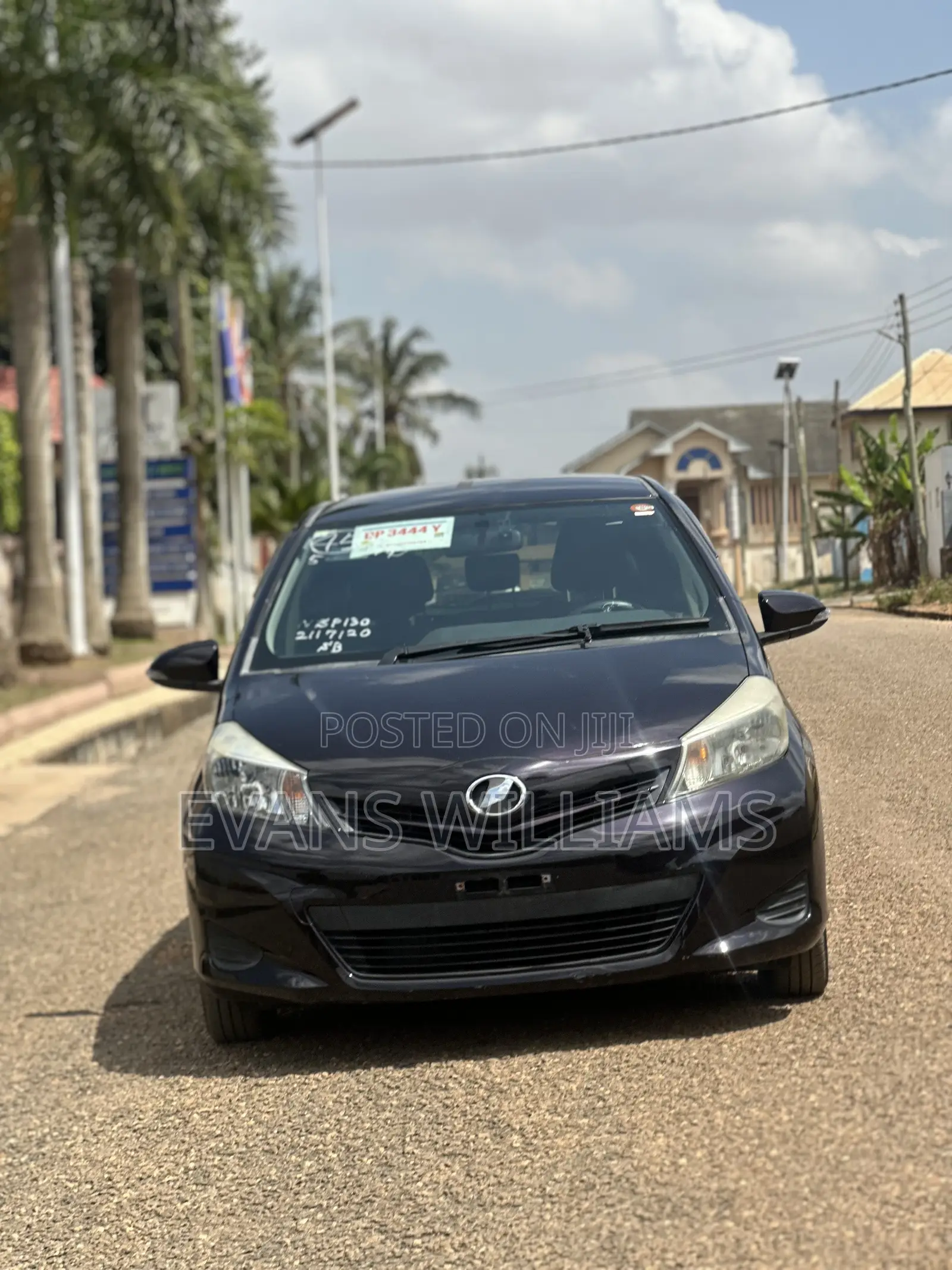 Toyota Vitz 1.3 FWD 5dr 2013 Purple