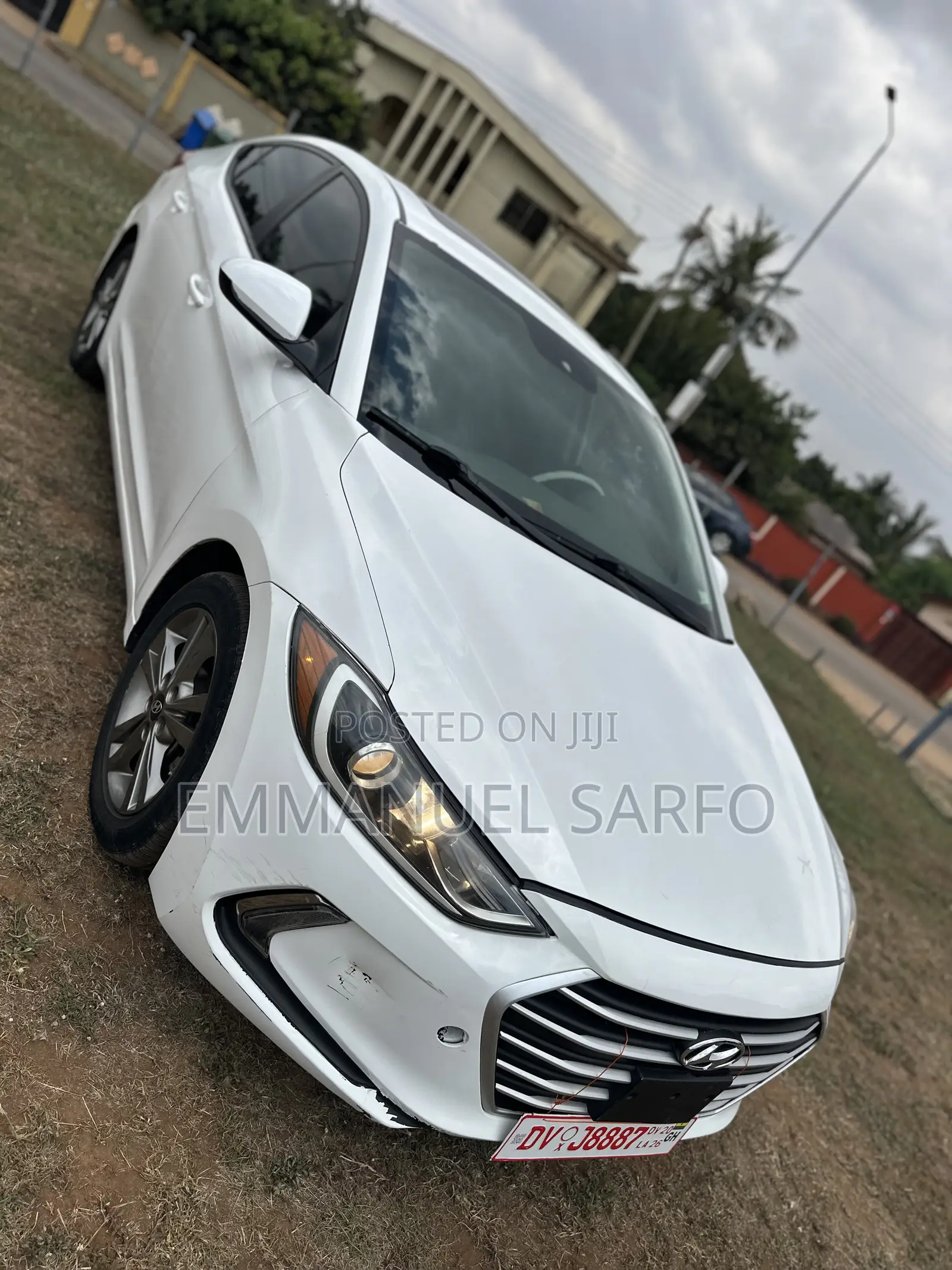 Hyundai Elantra Limited Sedan FWD (2.0L 4cyl 6A) 2017 White