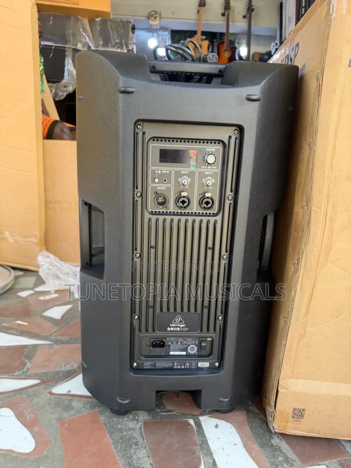 Behringer DR115DSP 1,400-Watt 15-Inch Active PA Speakers