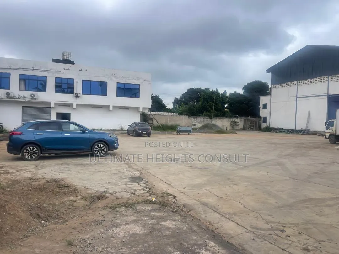 Warehouse 4000 Square Meters for Sale