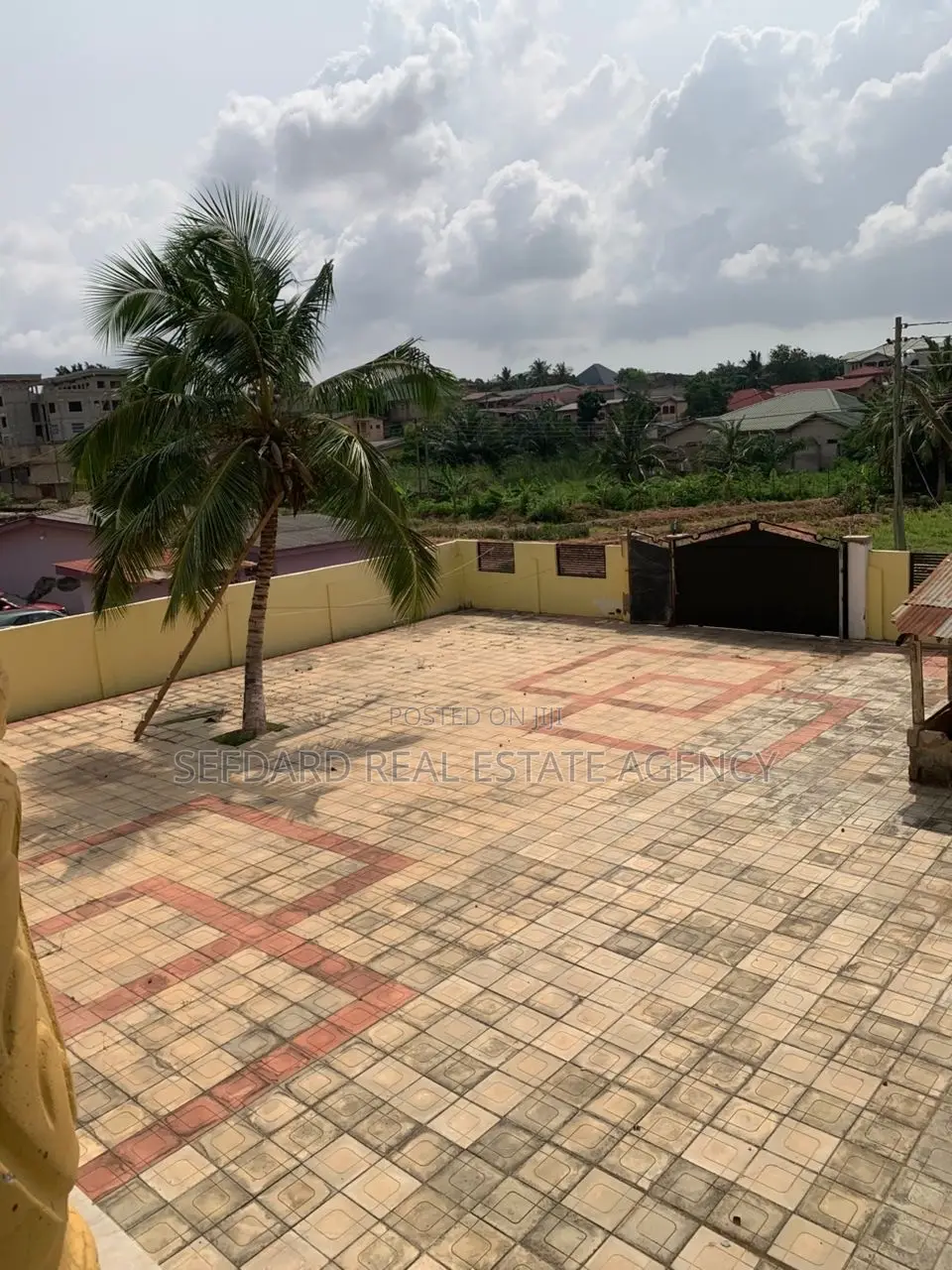 3bdrm Apartment in Sefdard Properties, Gbawe for rent