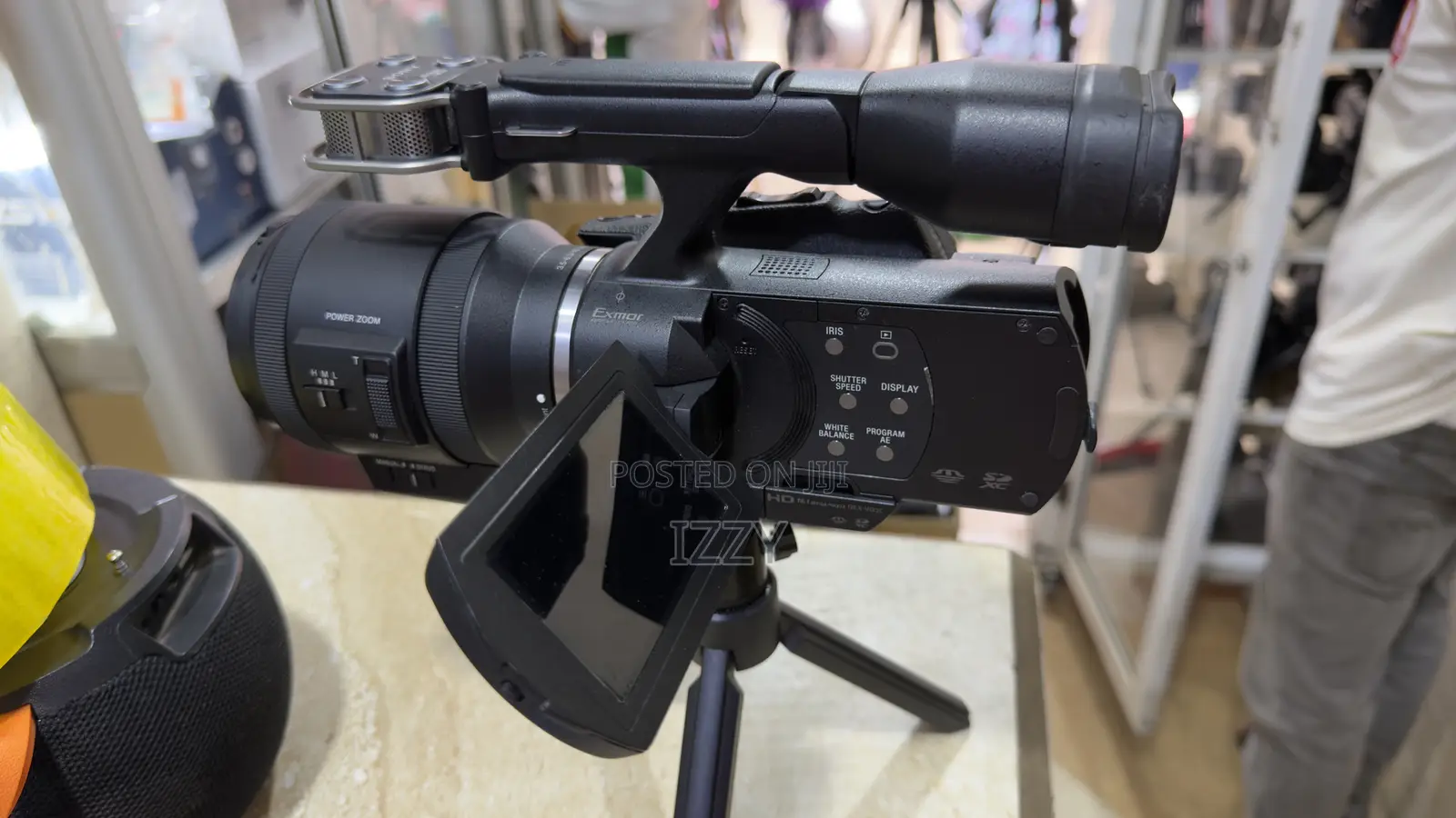 Sony VG30 Camcorder With 18-200mm Lens