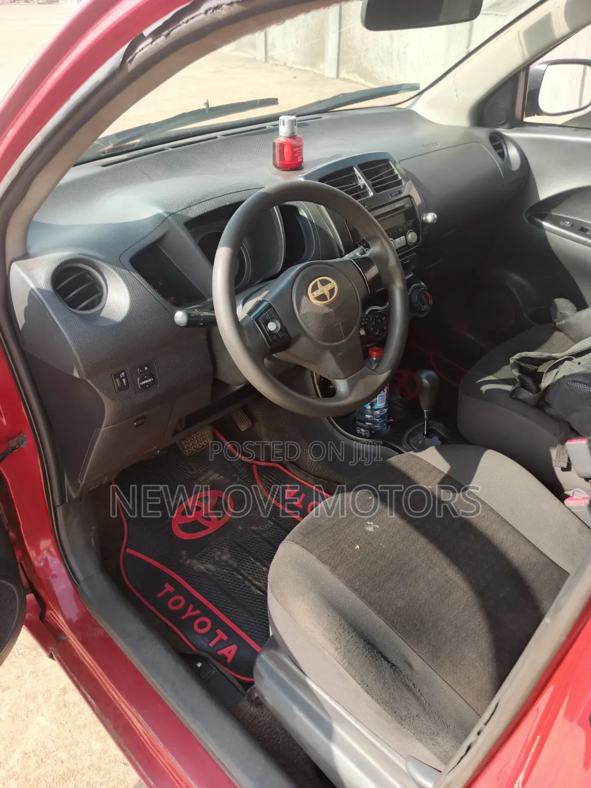 Scion xD Base 2013 Red