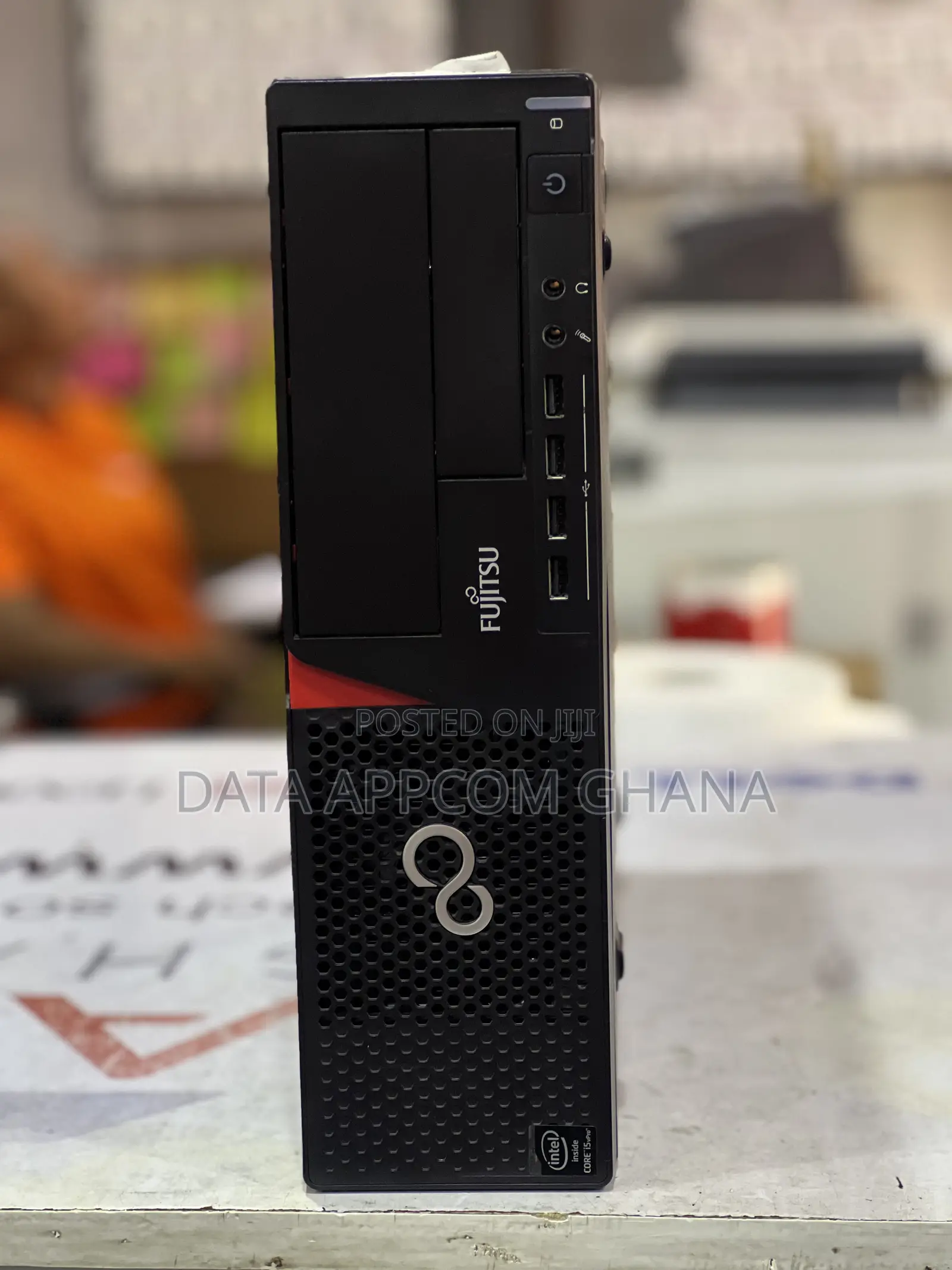 Desktop Computer Fujitsu Esprimo P557/E90+ 8GB Intel Core i5 HDD 500GB