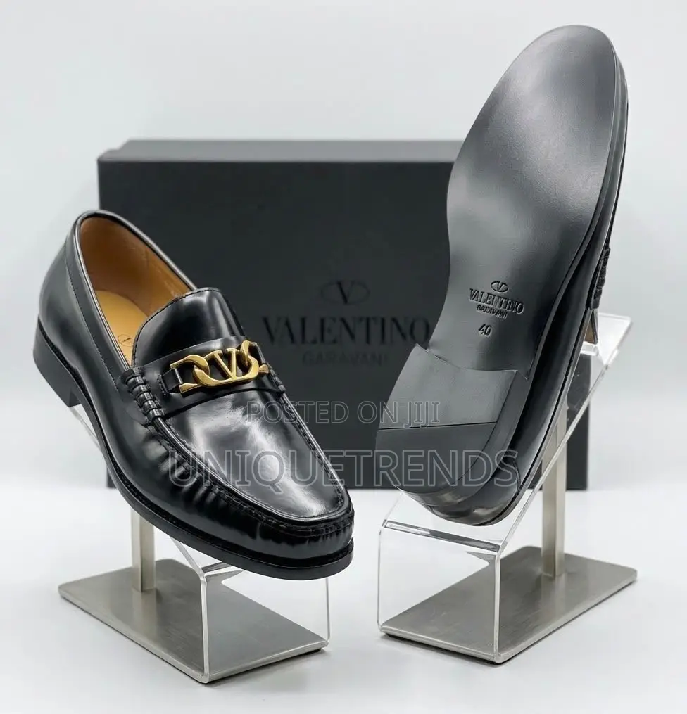 VALENTINO GARAVANI v-Logo Signature Leather Loafers