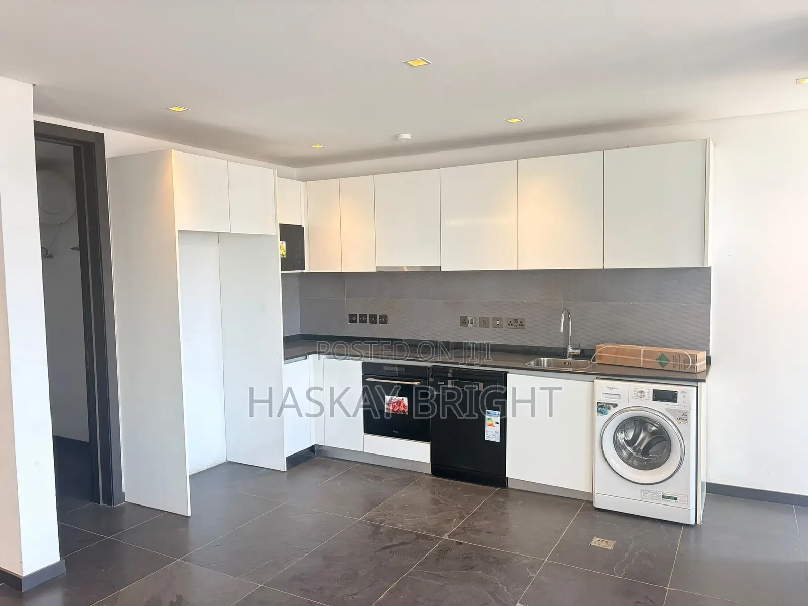 3bdrm Apartment in Dzorwulu for rent