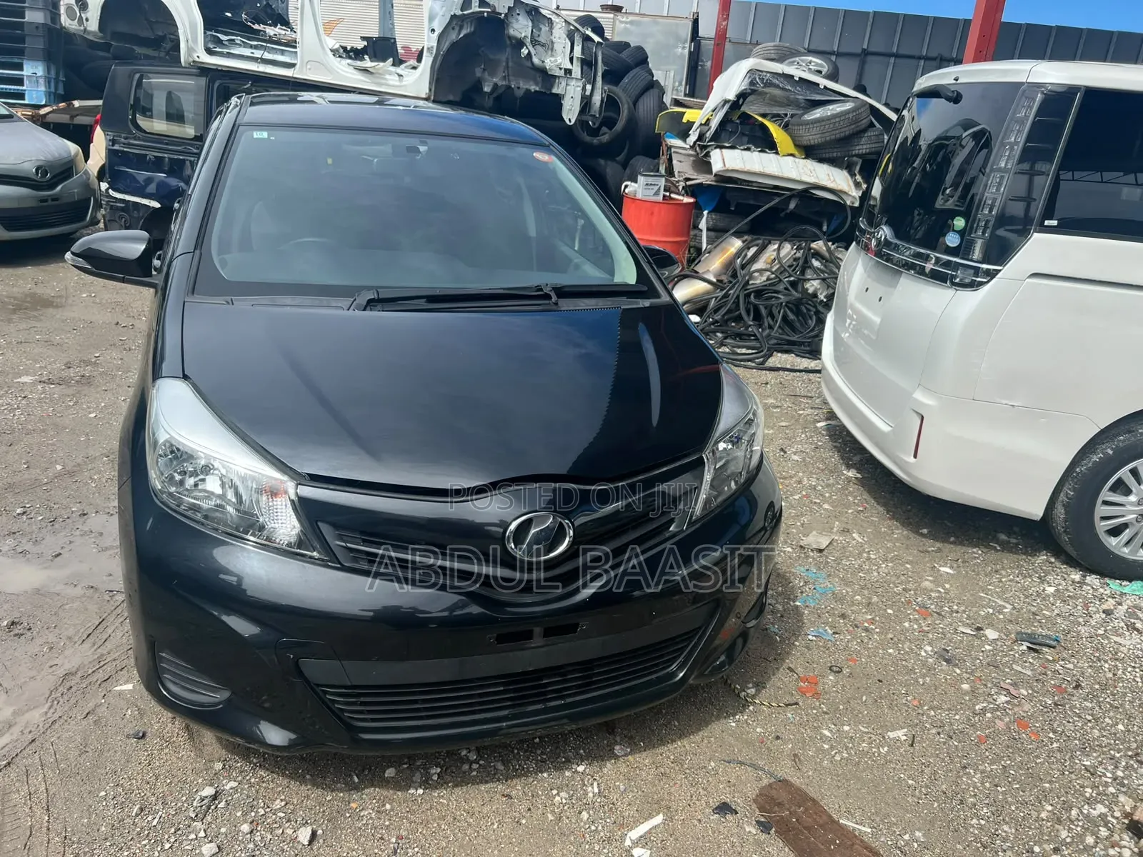 Toyota Vitz 1.3 FWD 5dr 2013 Black