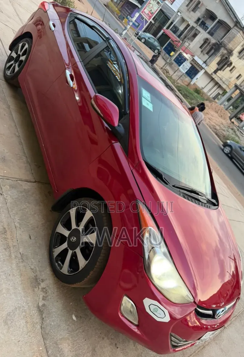 Hyundai Elantra 2013 Red