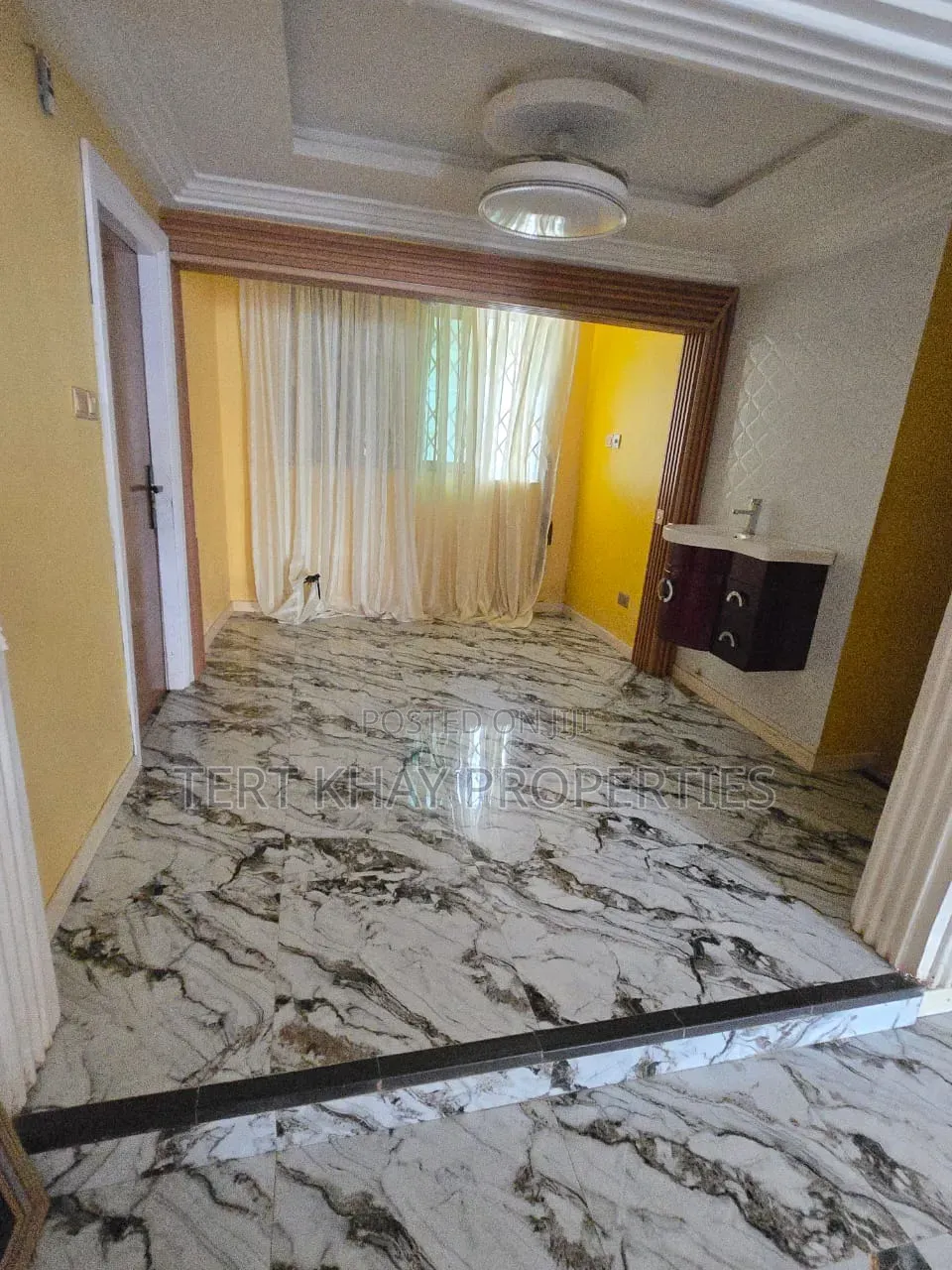 9bdrm Mansion in Dansoman, Round About for sale