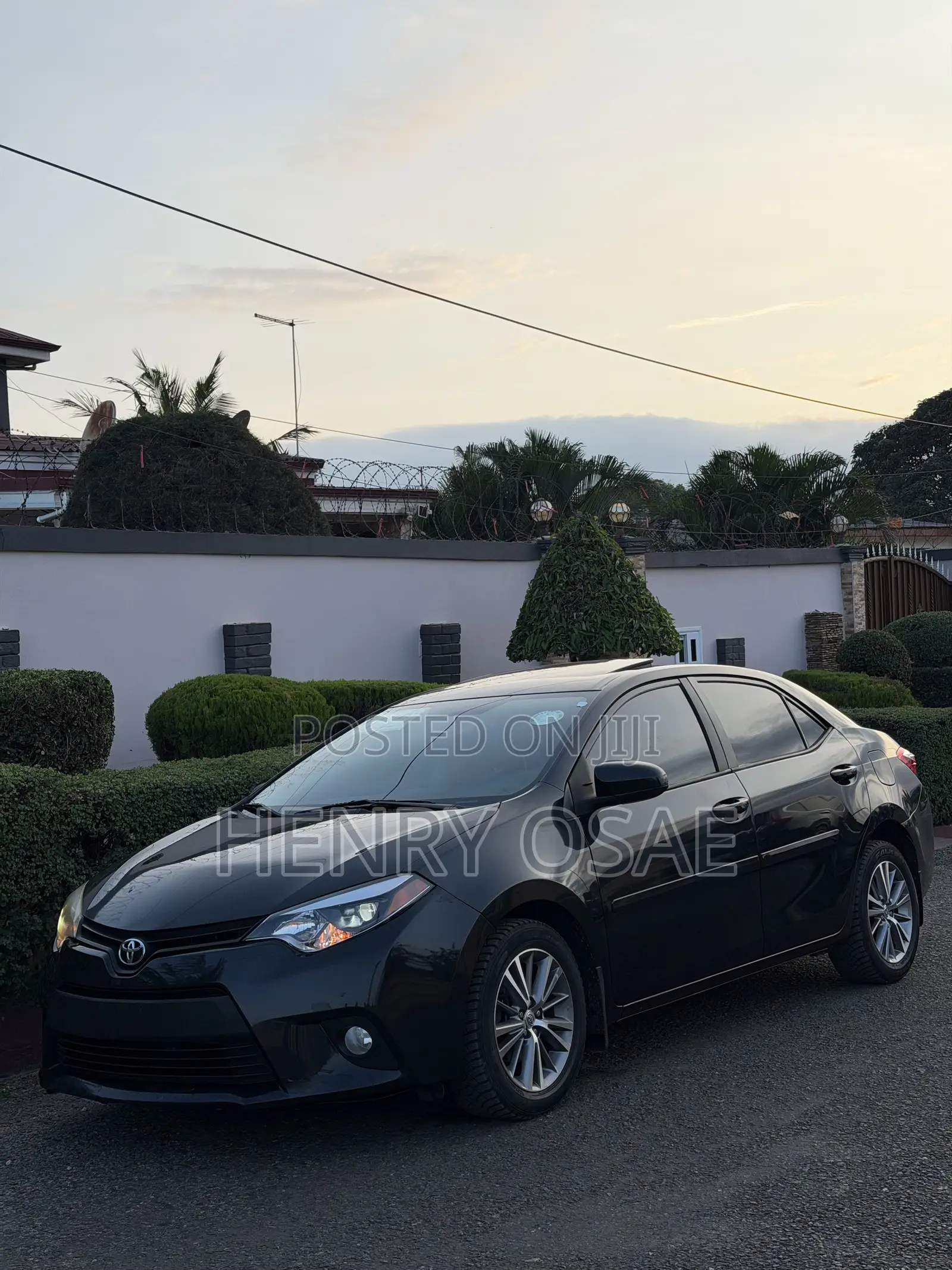 Toyota Corolla LE 4dr Sedan (1.8L 4cyl CVT) 2015 Black