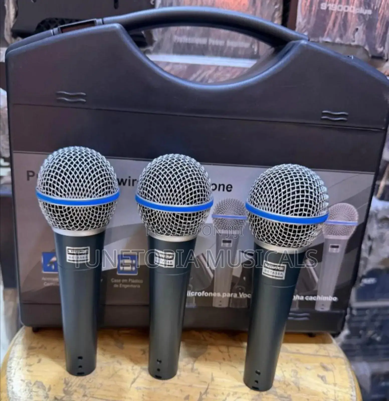 Shure Beta 58A Professional Wired Microphone 3-Pack Kit