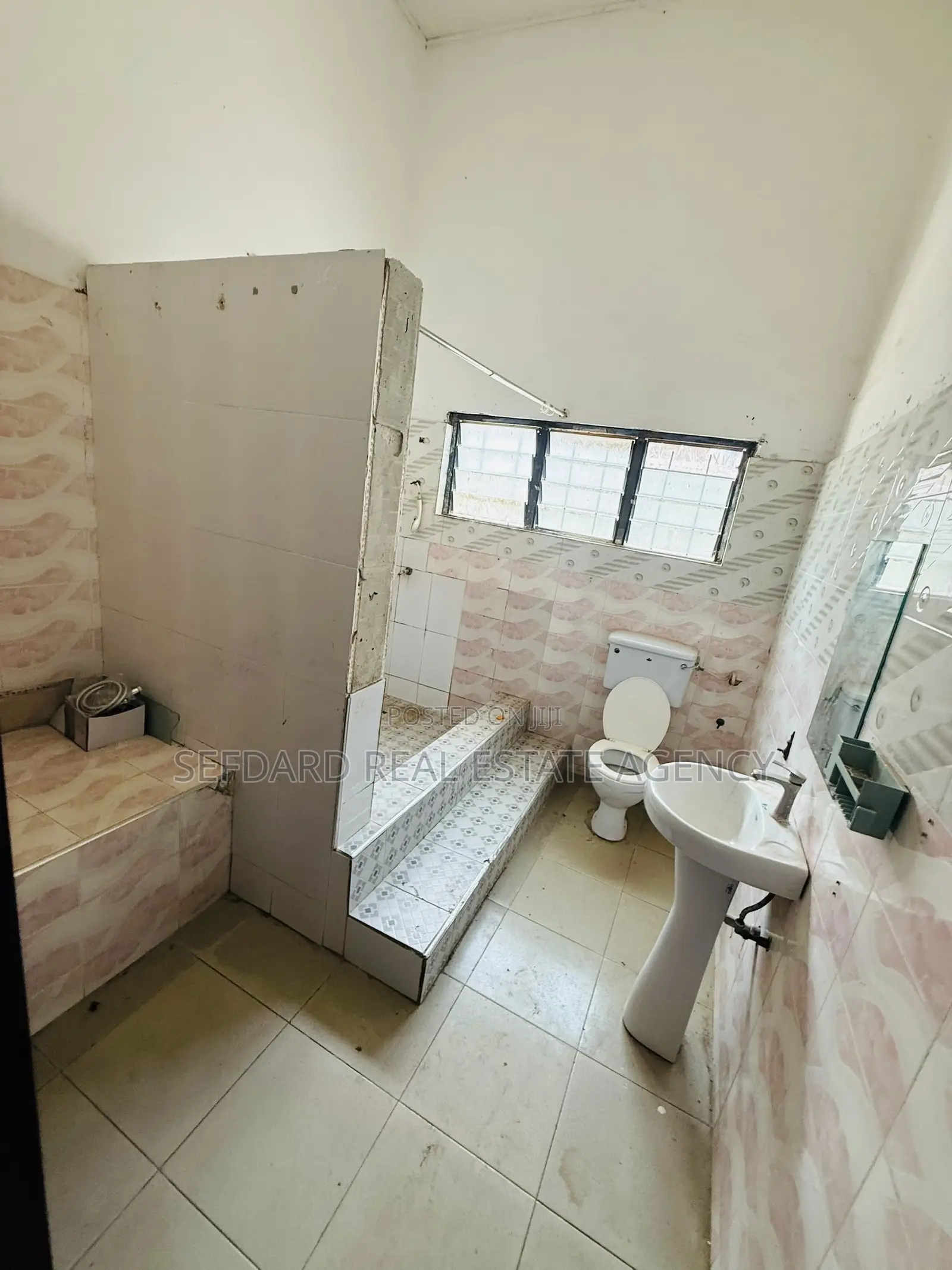 4bdrm House in Sefdard Properties, Lapaz for sale