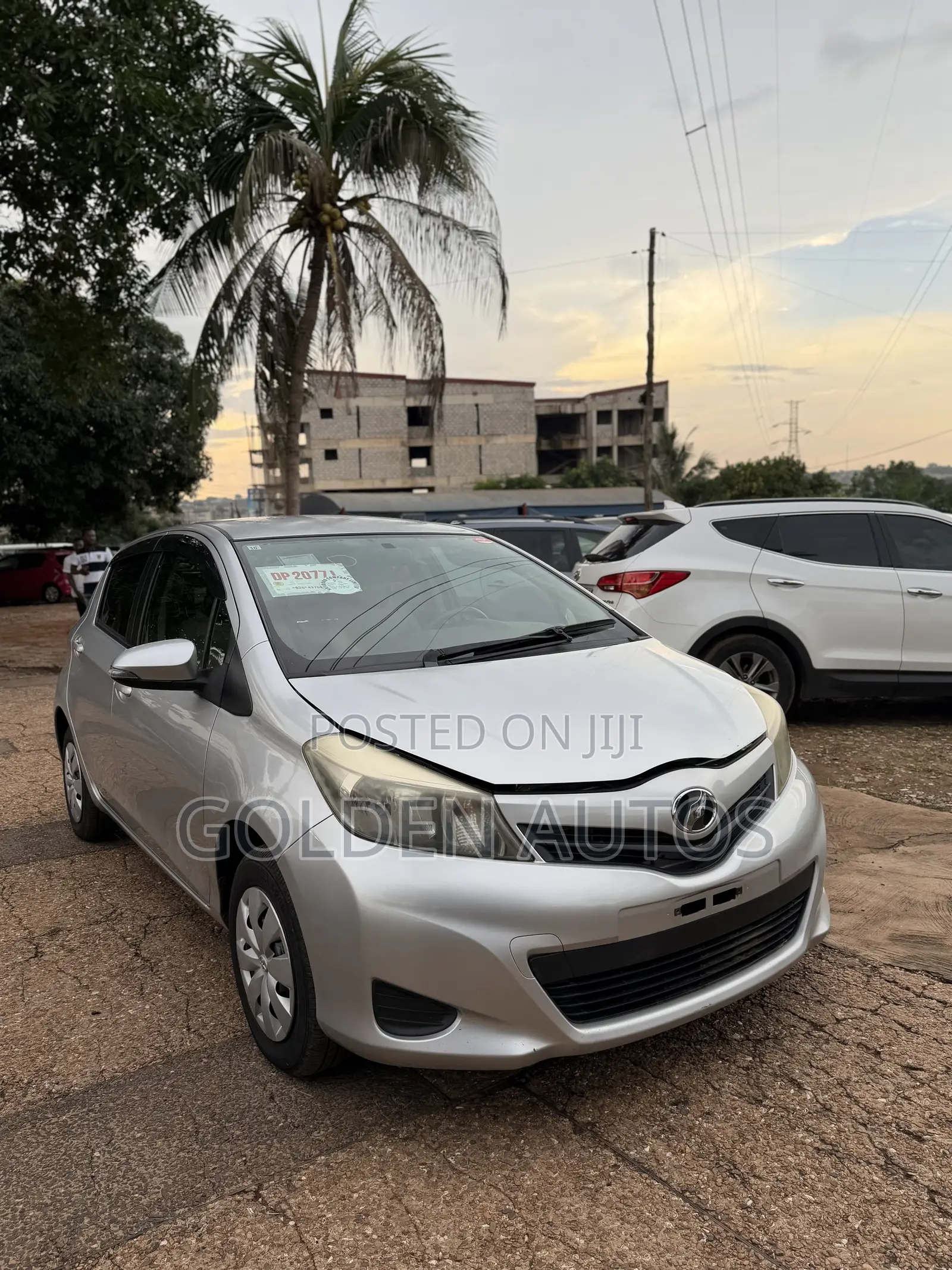 Toyota Vitz 1.3 FWD 5dr 2013 Silver