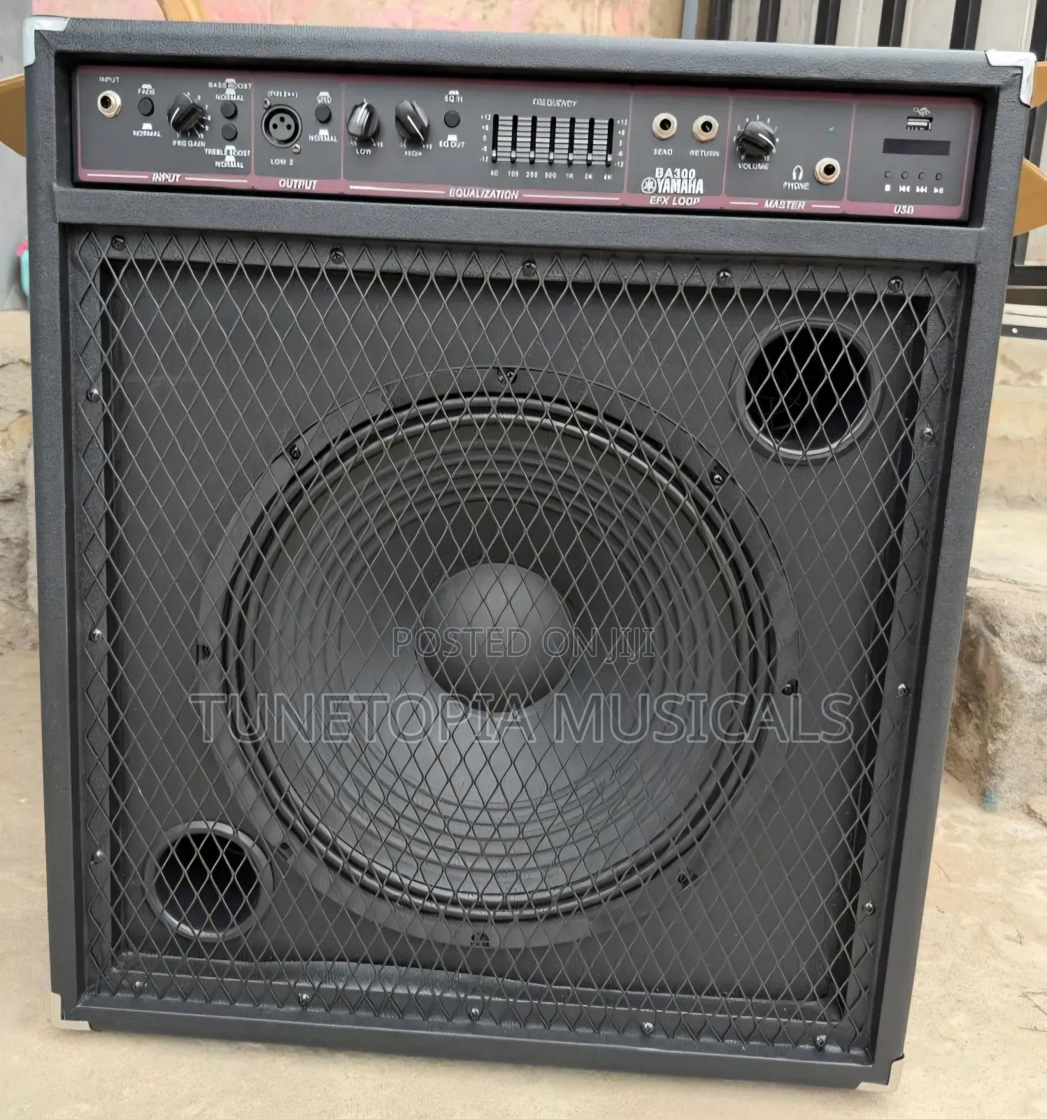Bass Guitar Combo Amplifier(Yamaha BA300)