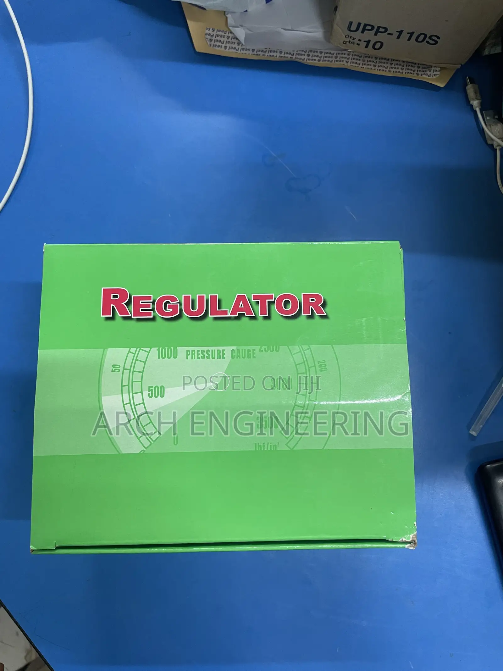 Oxygen Pressure Regulator/Flowmeter With Oxygen Cannula