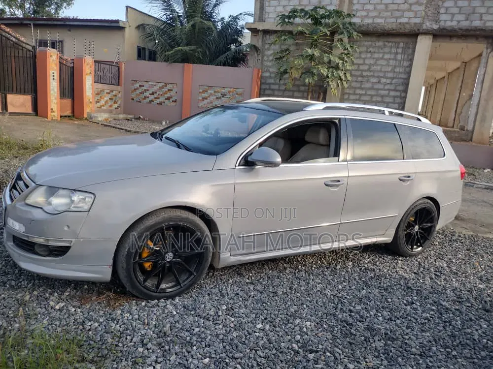 Volkswagen Passat 2010 Silver