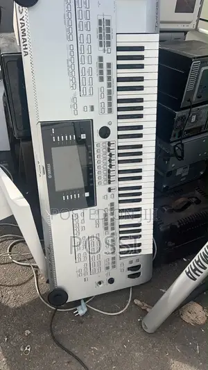 Yamaha Tyros 3 From Germany With Stand