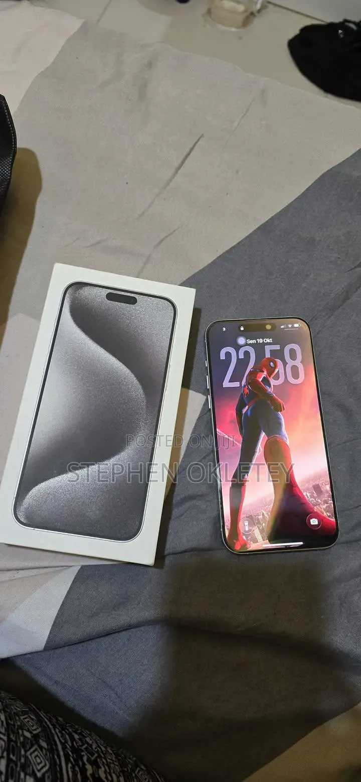 New Apple iPhone 15 Pro Max 256 GB Silver