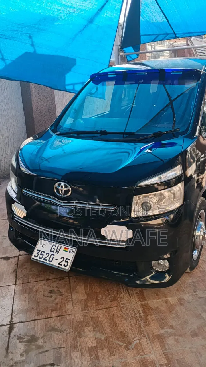 Toyota Voxy 2013 Black