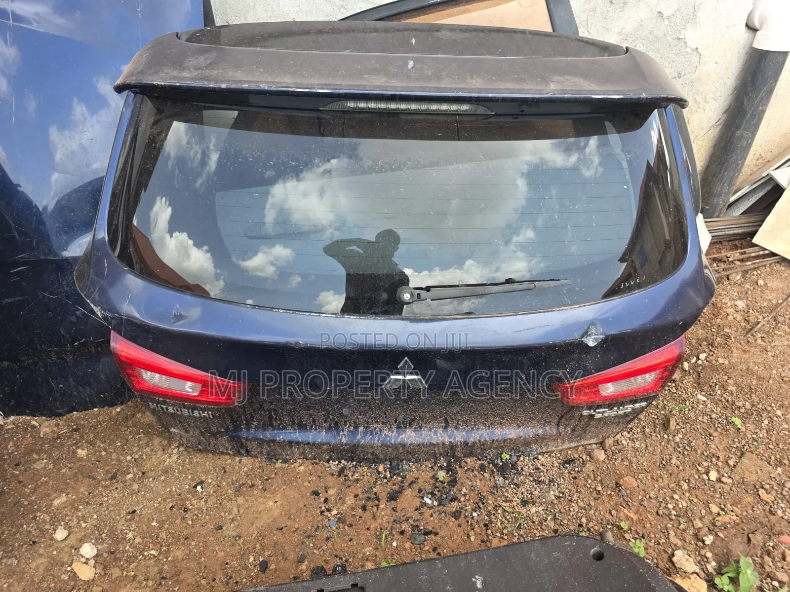2012 Mitsubishi Outlander Boot Door