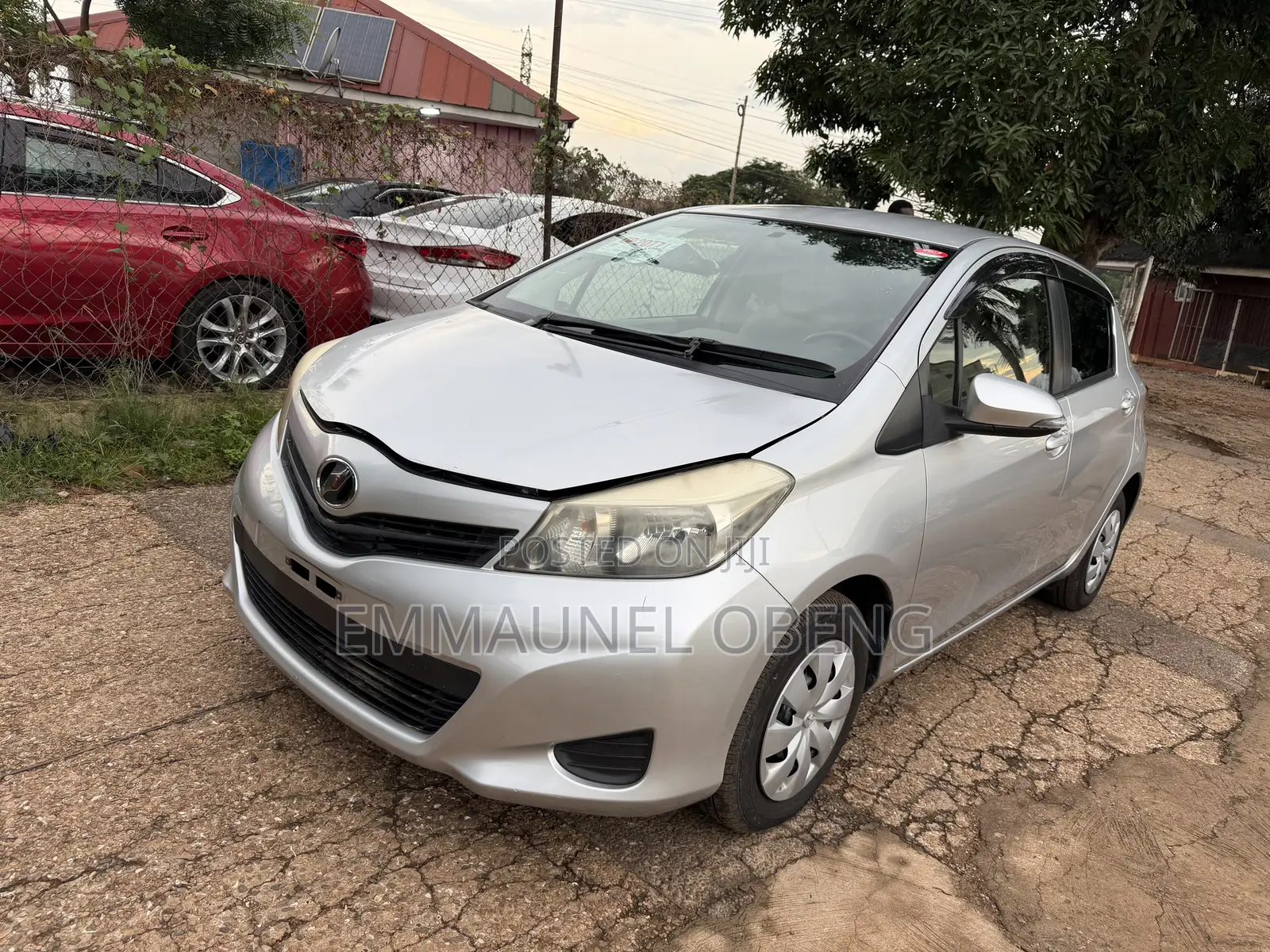 Toyota Vitz 2013 Silver