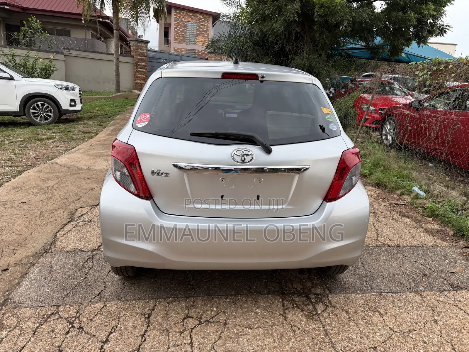 Toyota Vitz 2013 Silver